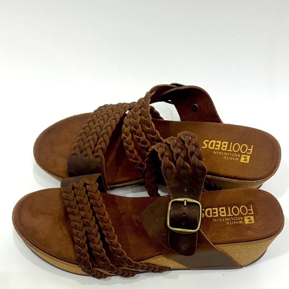 White Mountain Footbeds leather brown braided strap heeled Sandals size 9M. NWT.